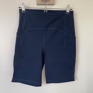 EUC Lululemon HR Swift Speed 8" Shorts - Navy